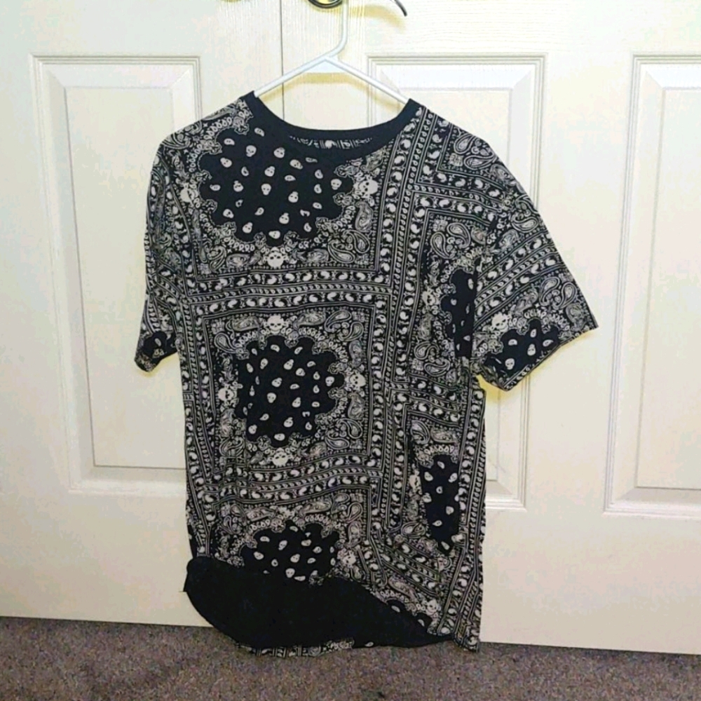 Black bandana t-shirt